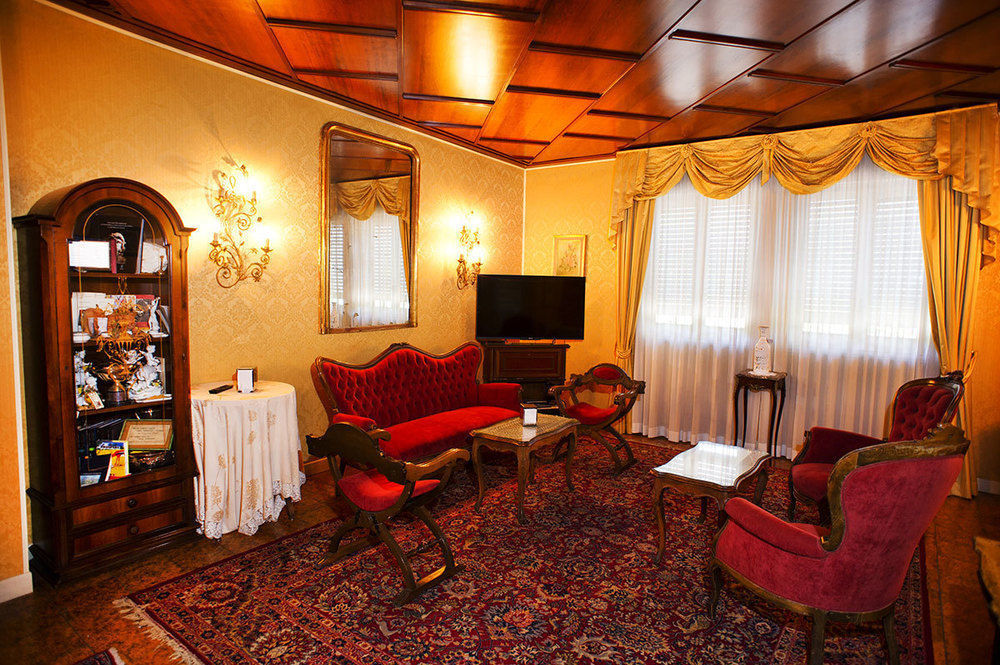 Grande Albergo Miramare Formia Buitenkant foto