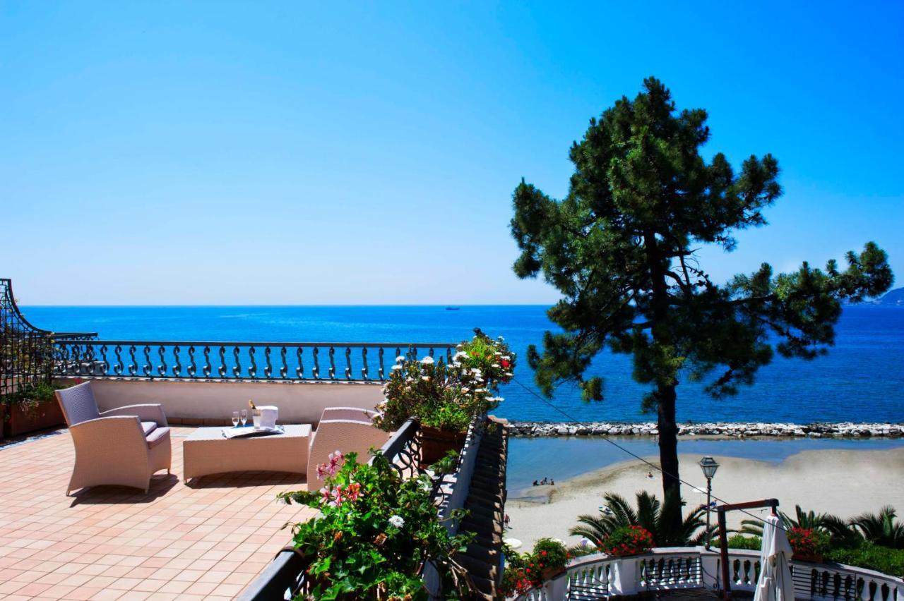 Grande Albergo Miramare Formia Buitenkant foto