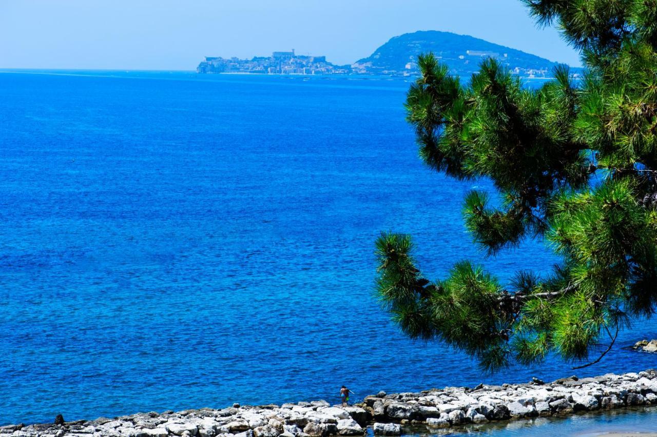 Grande Albergo Miramare Formia Buitenkant foto