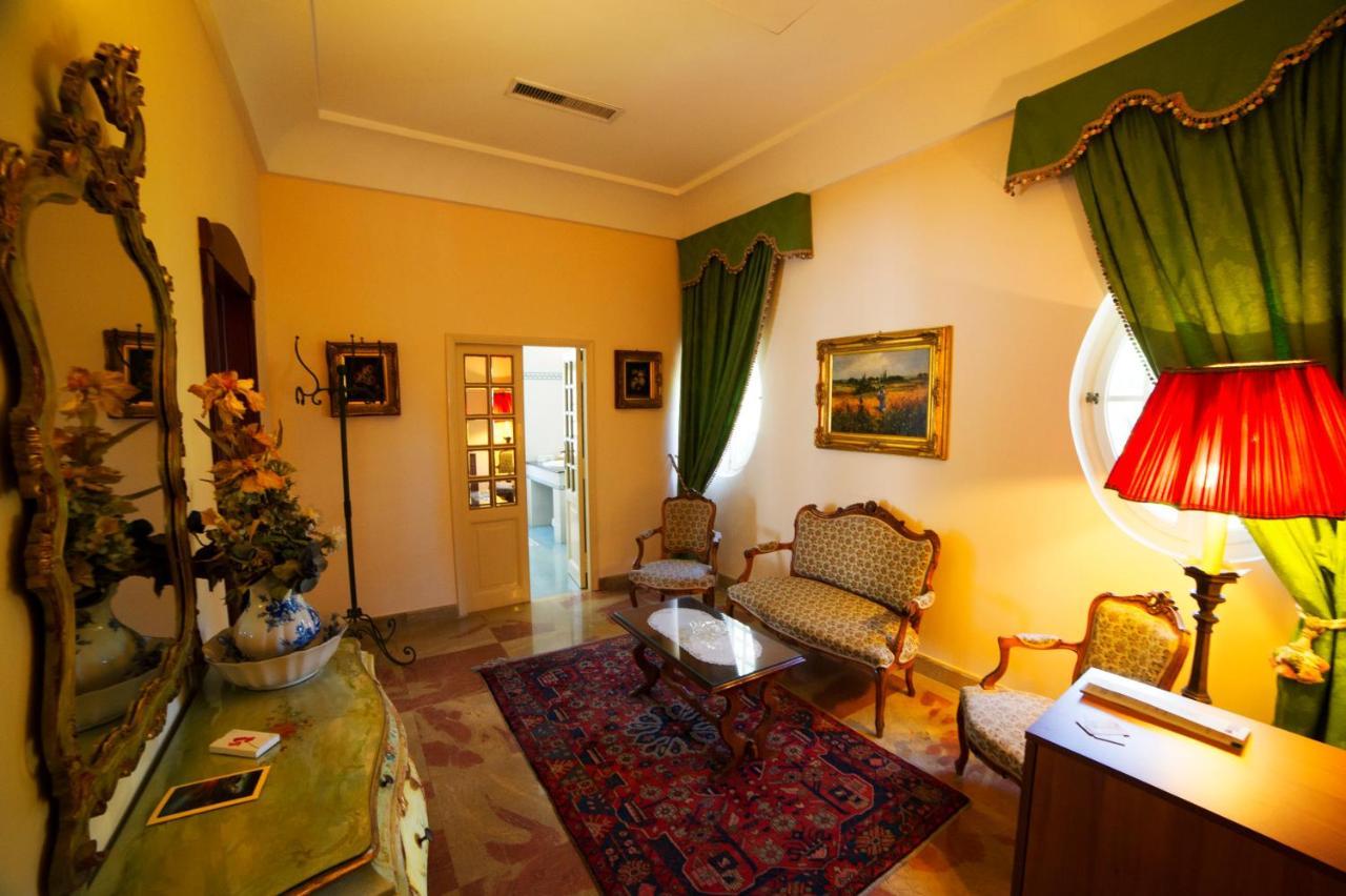 Grande Albergo Miramare Formia Buitenkant foto