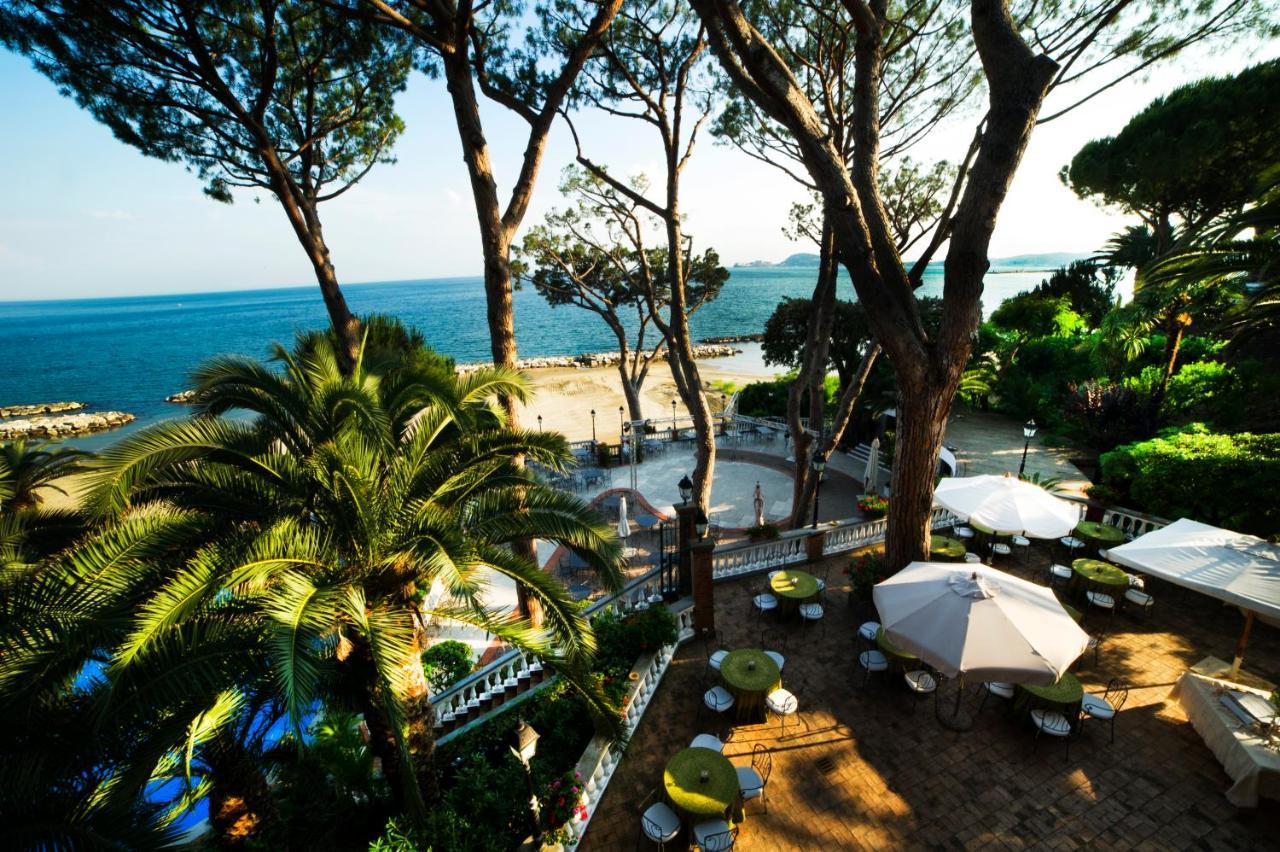 Grande Albergo Miramare Formia Buitenkant foto