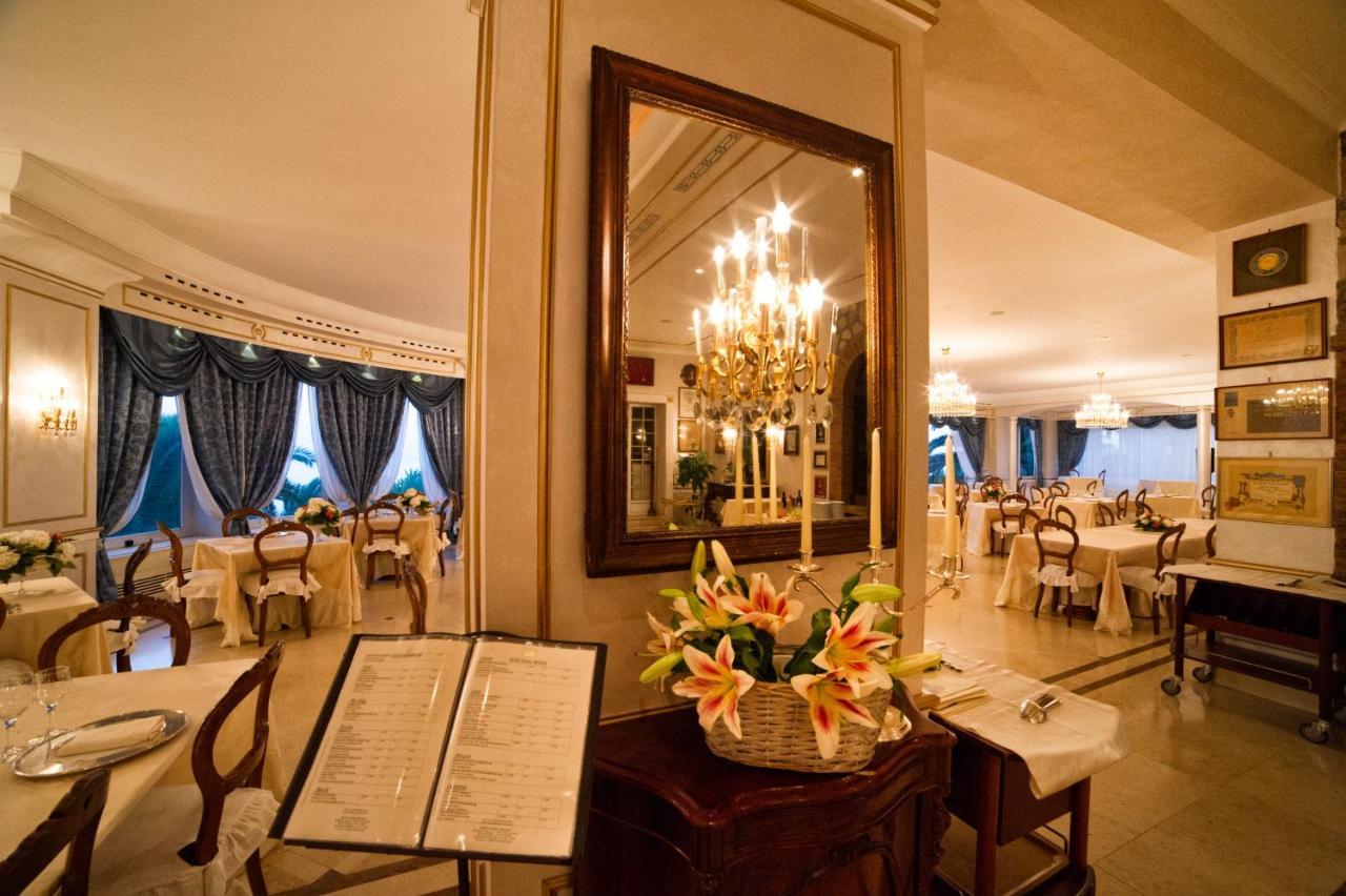 Grande Albergo Miramare Formia Buitenkant foto