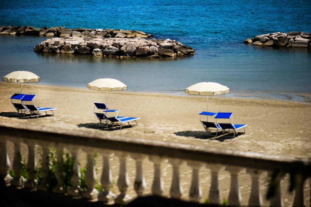 Grande Albergo Miramare Formia Buitenkant foto
