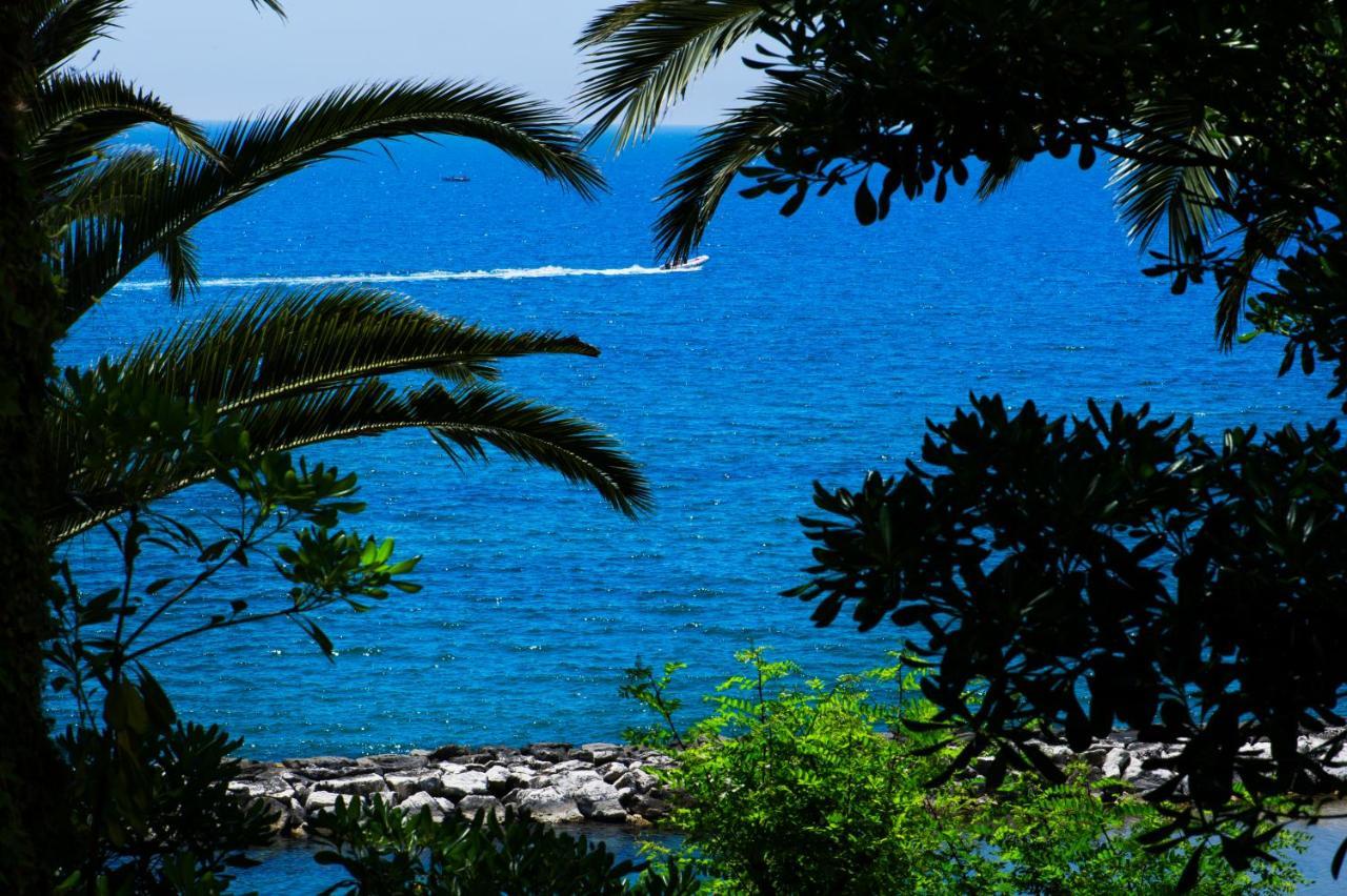 Grande Albergo Miramare Formia Buitenkant foto