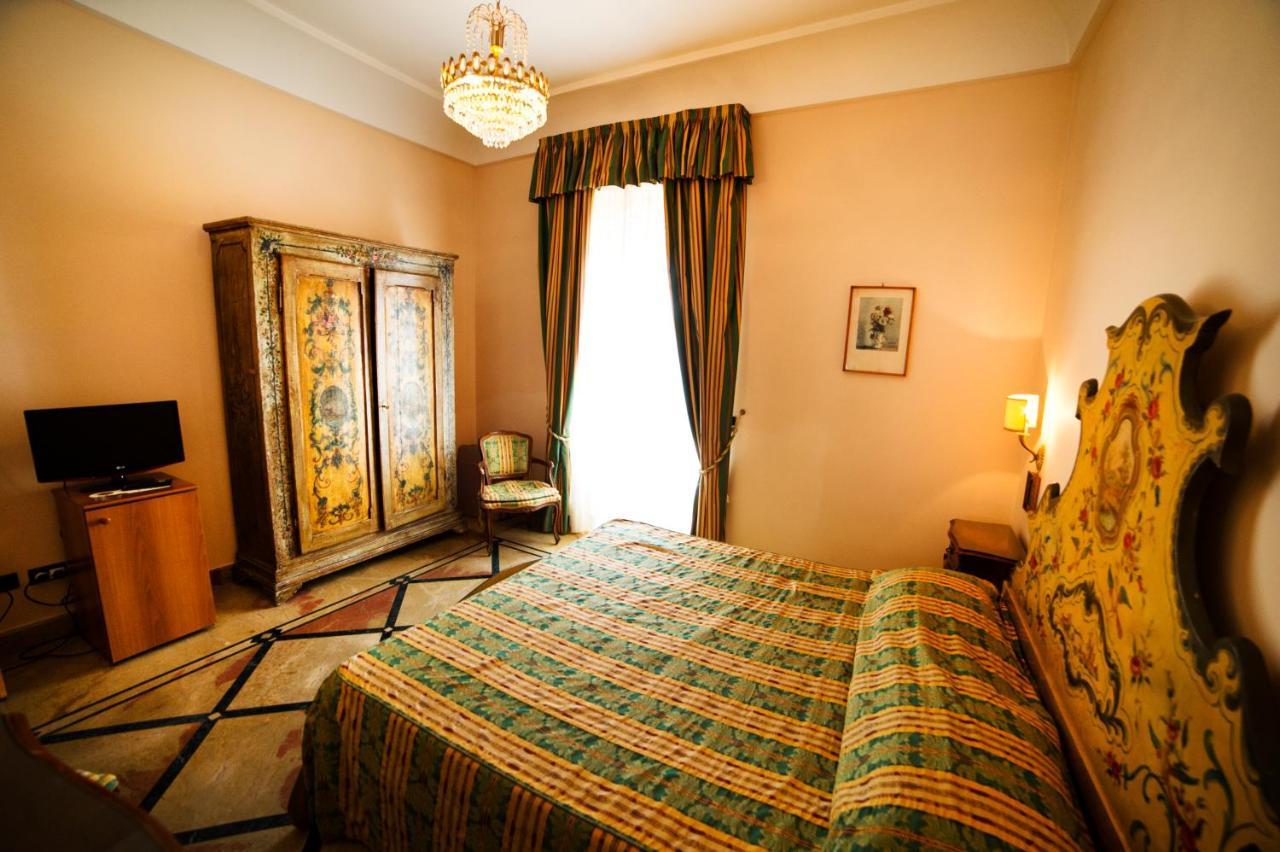 Grande Albergo Miramare Formia Buitenkant foto